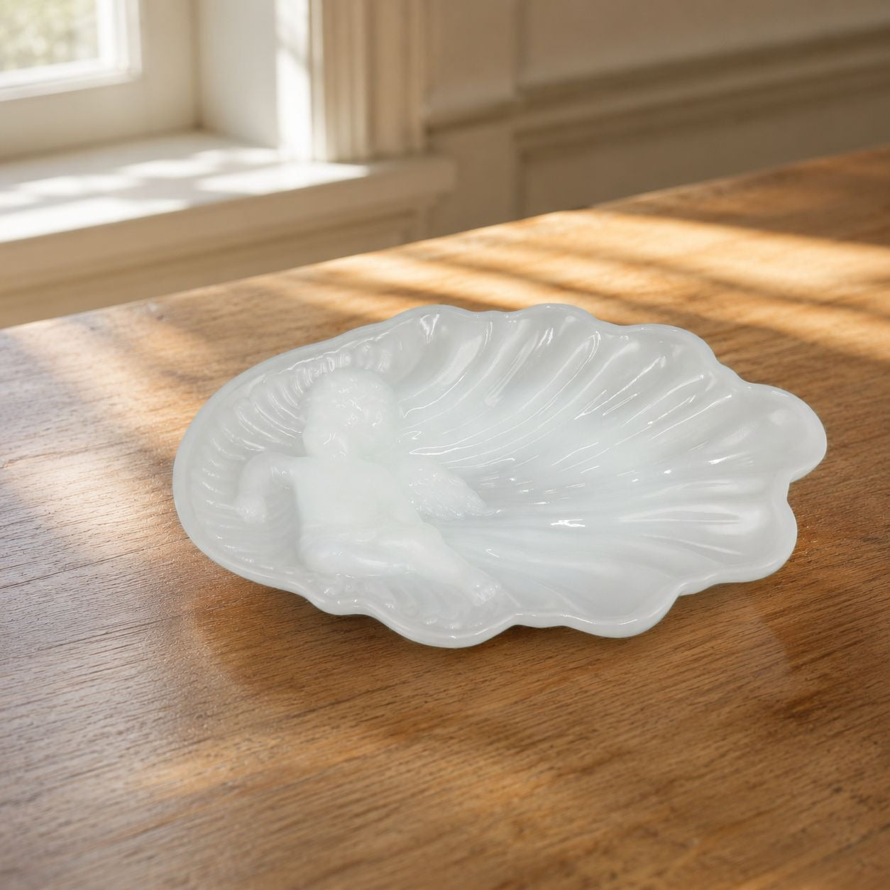 Vintage Avon Milk Glass Cherub In Shell Soap Dish Trinket Tray White