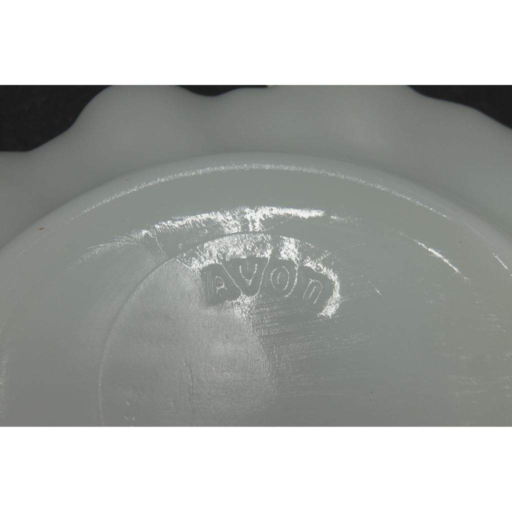 Vintage Avon Milk Glass Cherub In Shell Soap Dish Trinket Tray White